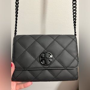 Like new Tory Burch chain crossbody!